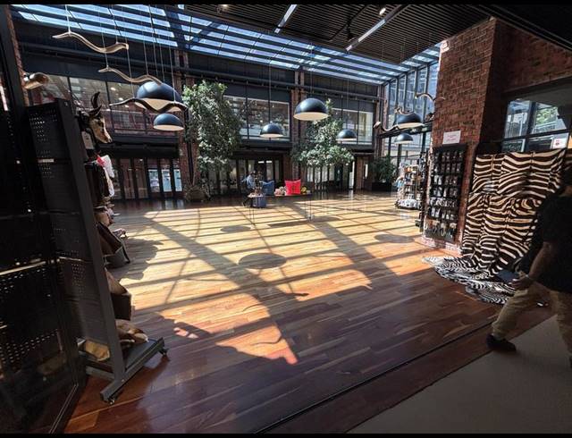 BUSINESS PROPERTY TO RENT IN GARDENS